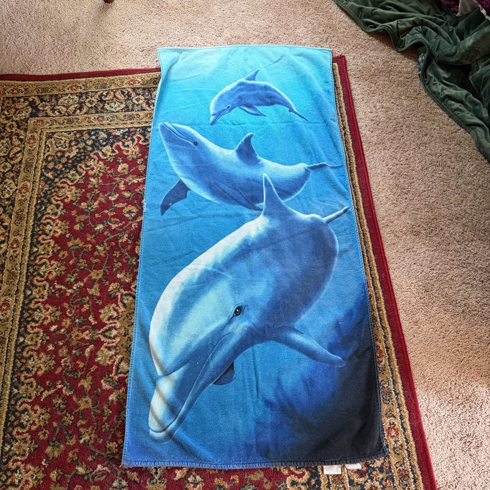 Vintage 90a dolphin towel